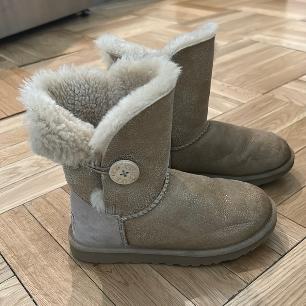 Bailey button Uggs